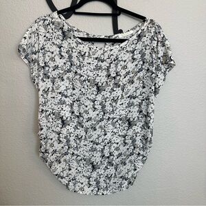 Olive Tree small floral print cap sleeve pullover blouse